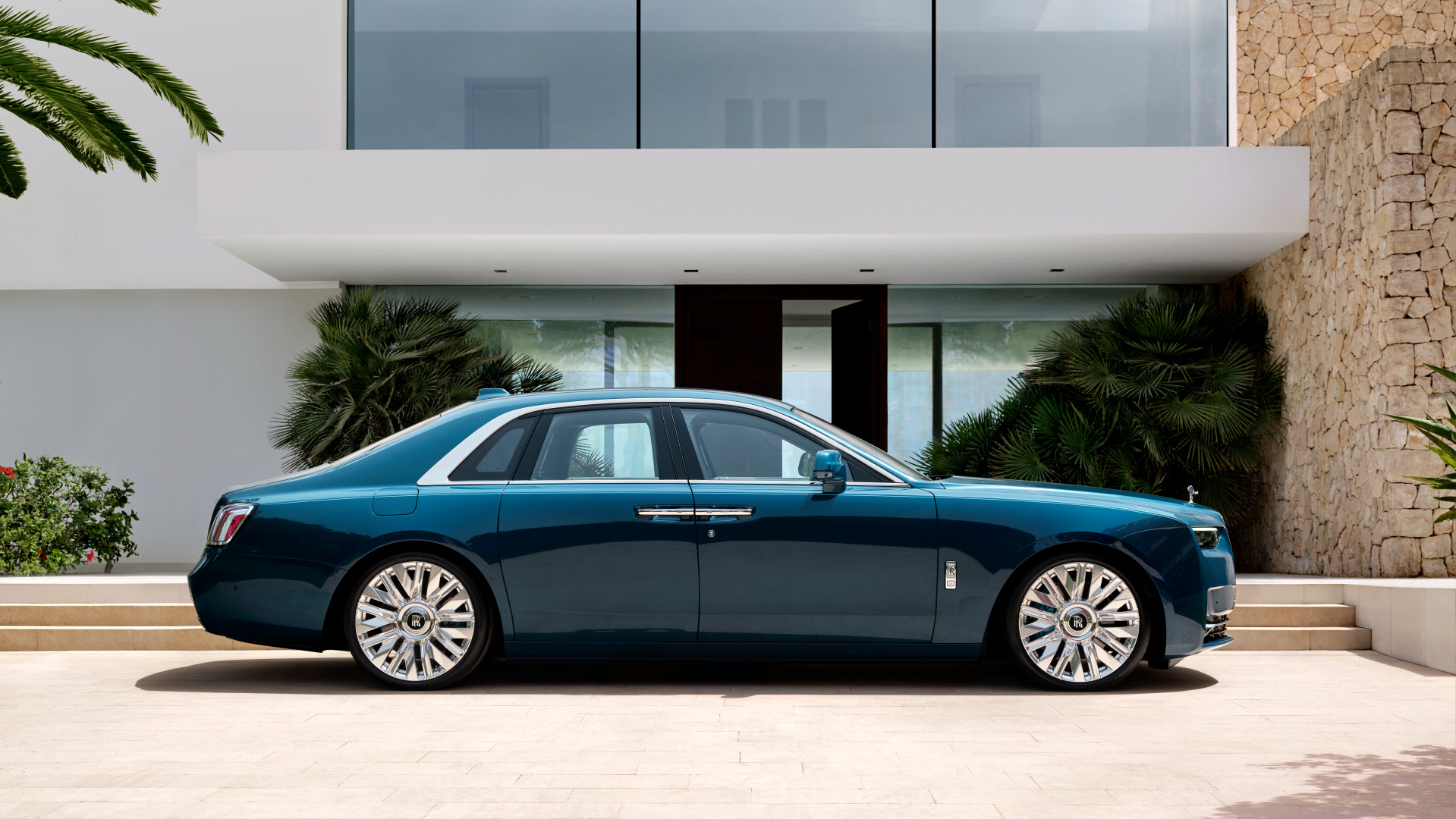 SMALL_Rolls-Royce_Ghost_Series_II (6)